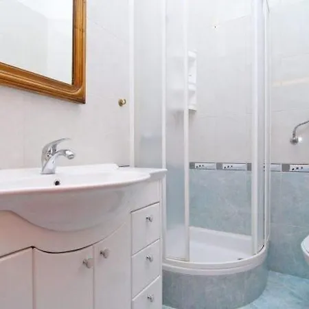 Appartement Zeljka Mit Terrasse By Interhome