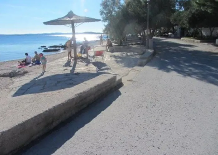 Zeljka Mit Terrasse By Interhome Appartement