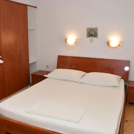 Apartman Zeljka Mit Terrasse By Interhome Pakostane