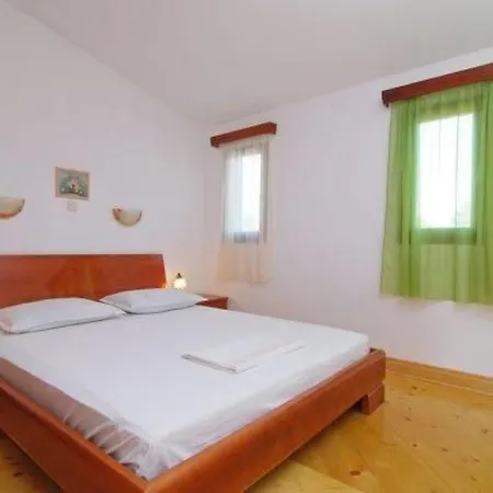 Zeljka Mit Terrasse By Interhome Διαμέρισμα